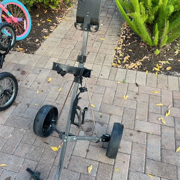 bag cart with 2 wheels 
Foldable - Picture 7 of 9